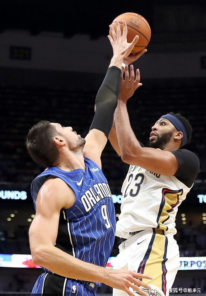 变得稍显黯 变得稍显黯