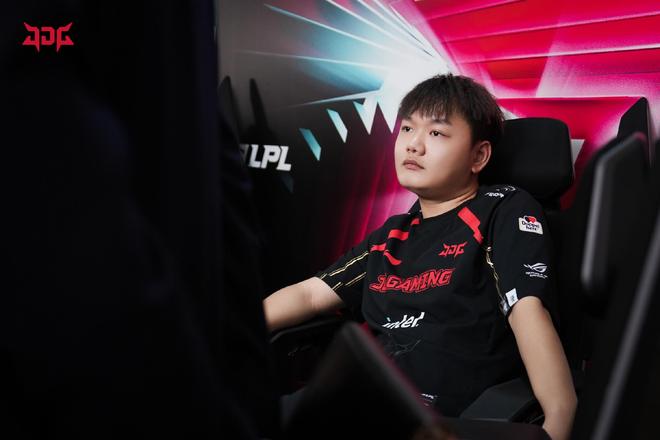 步激起公众 步激起公众